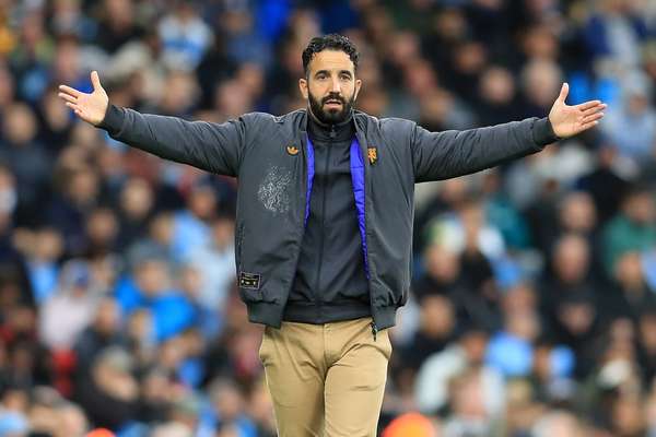 曼联4-1狼队展现进攻新维度 阿莫林盛赞前场三叉戟机动性